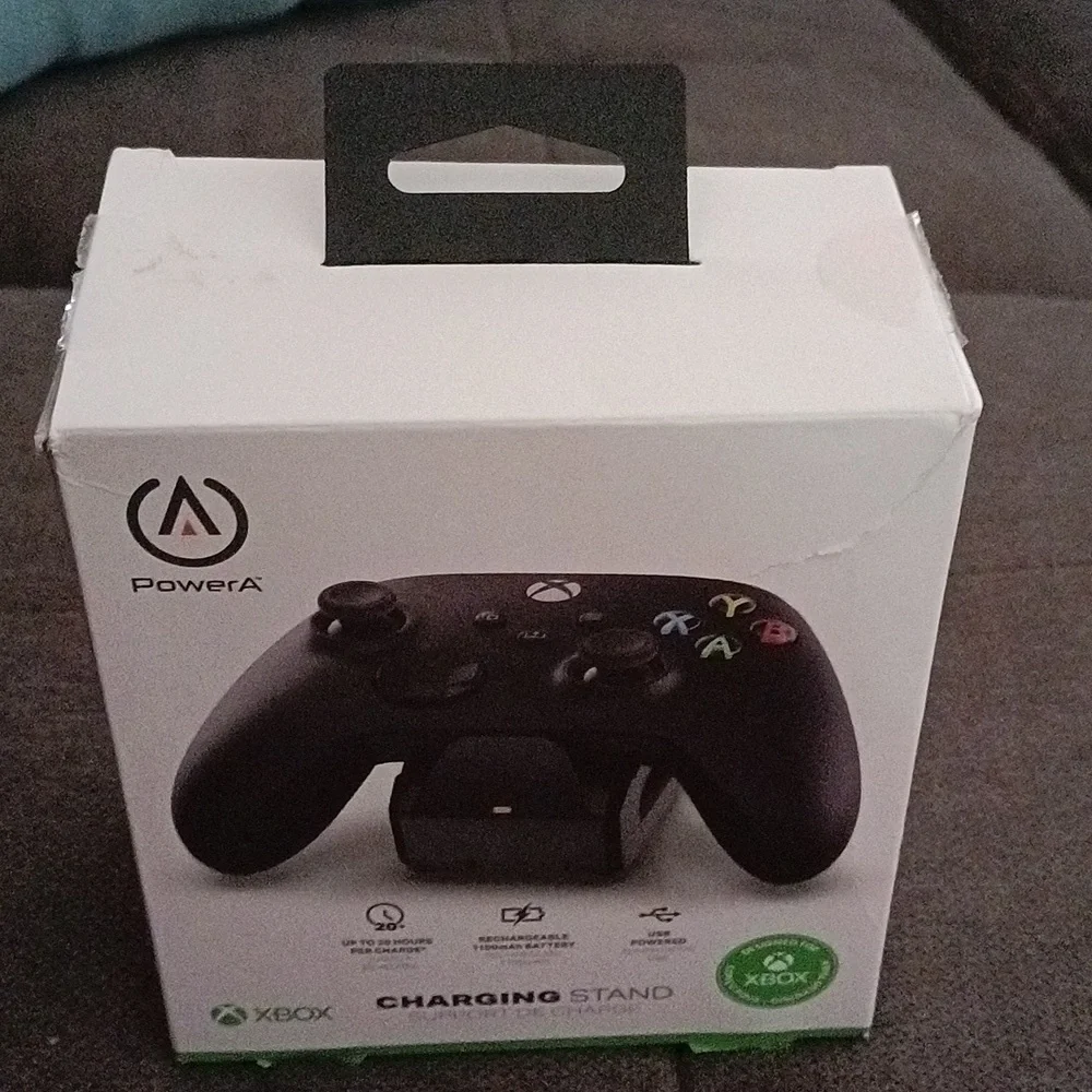 Charging stand for Xbox NIB